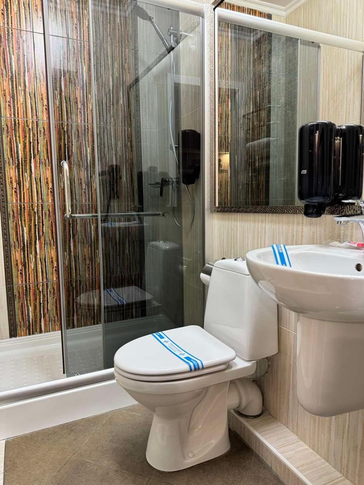Hotel Veles Zolotonosha Dış mekan fotoğraf