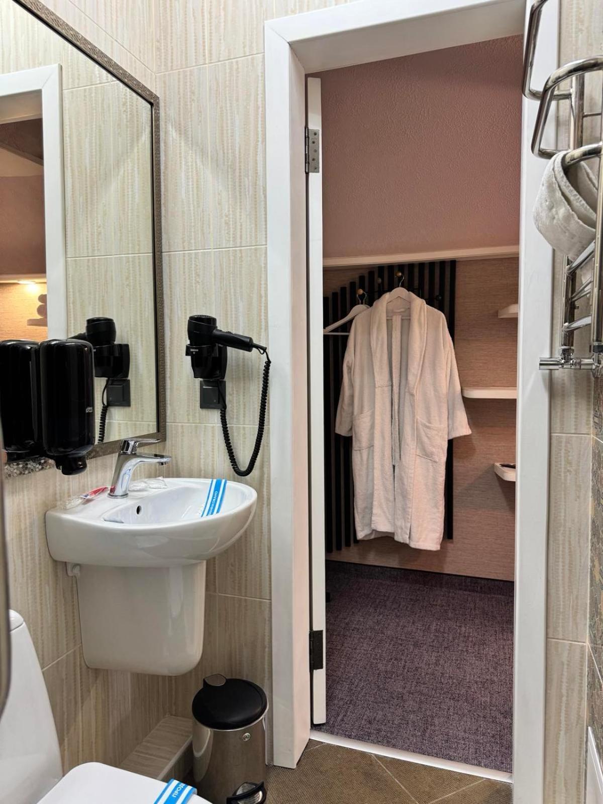 Hotel Veles Zolotonosha Dış mekan fotoğraf