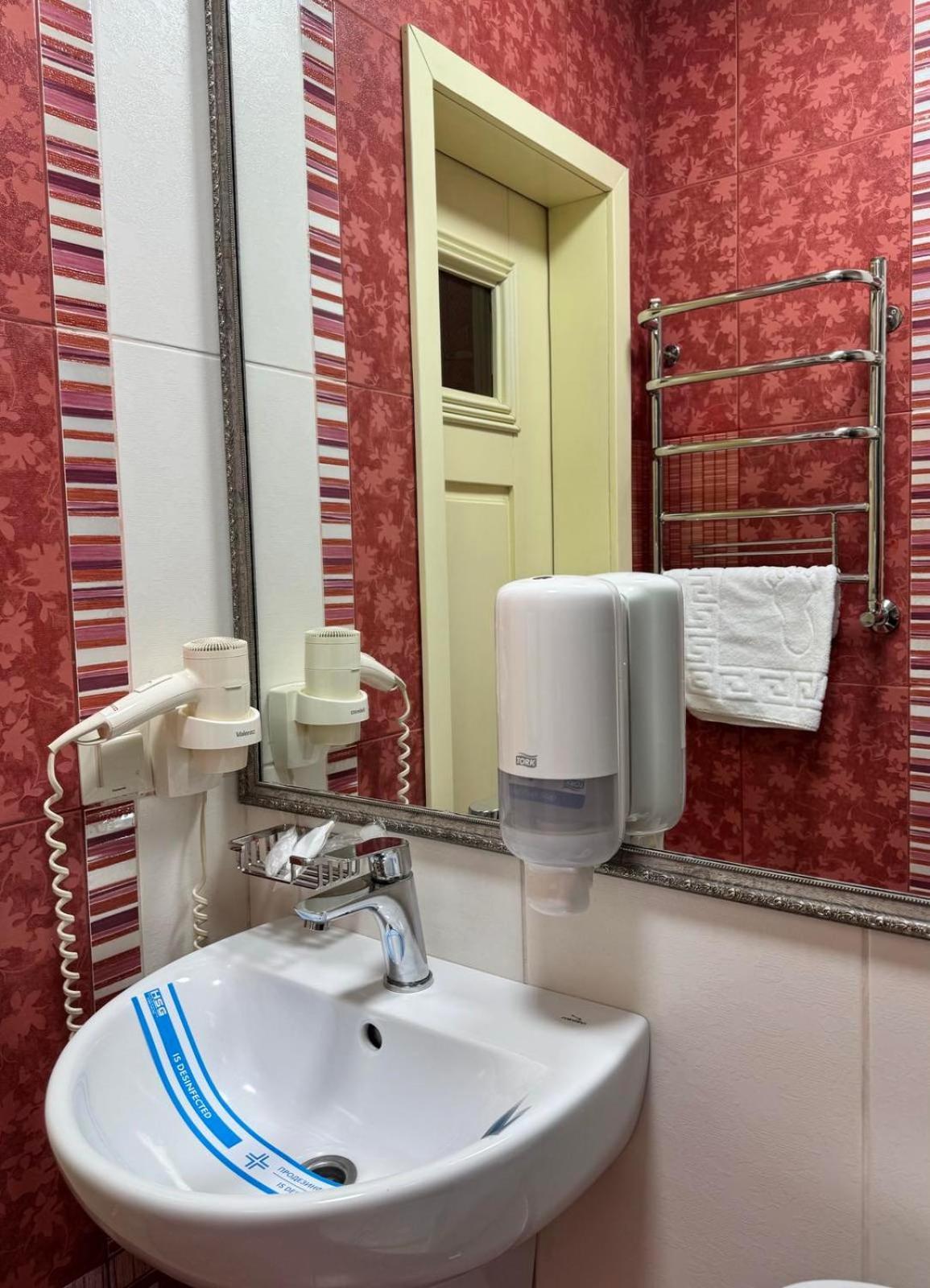 Hotel Veles Zolotonosha Dış mekan fotoğraf