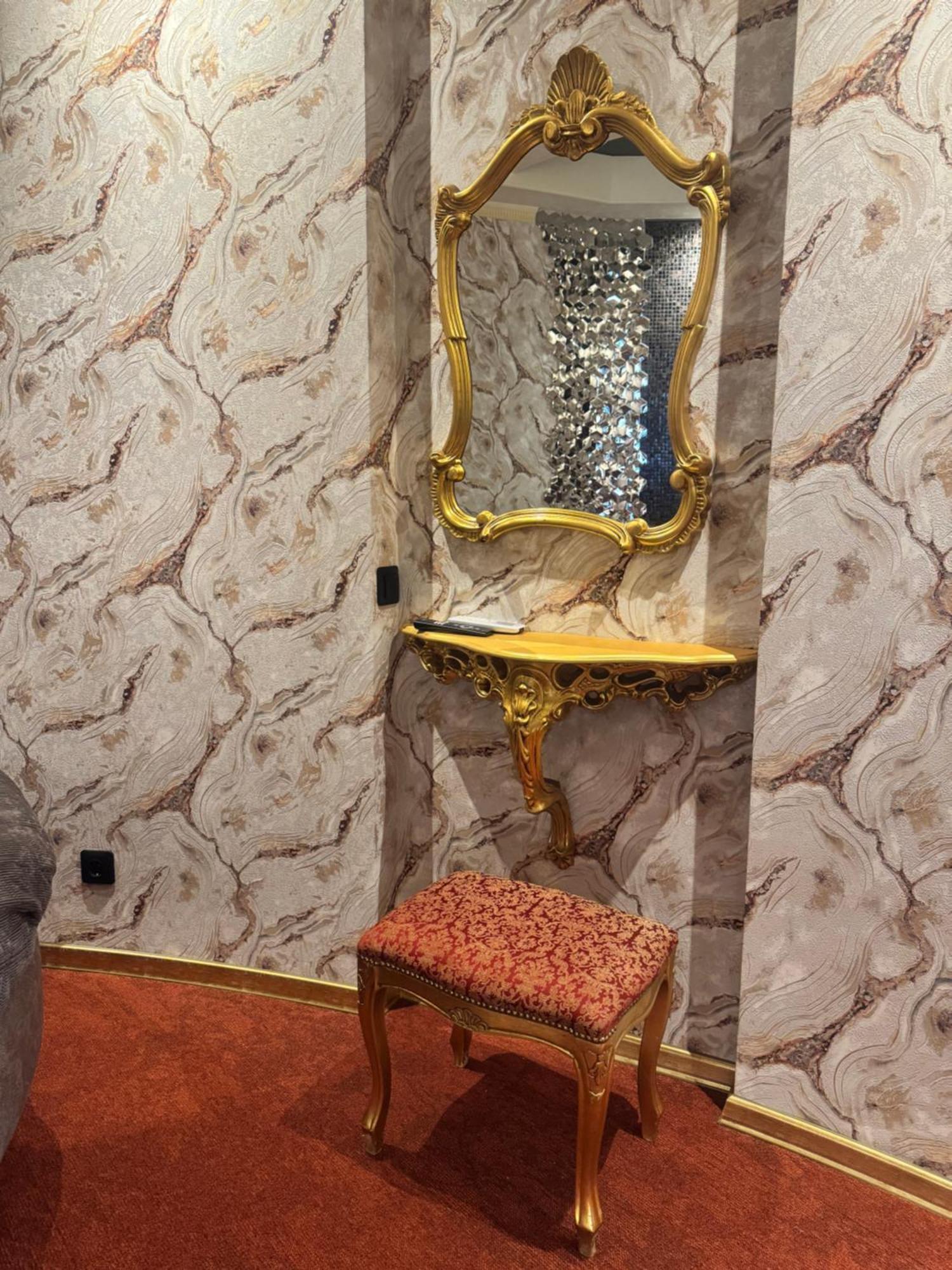 Hotel Veles Zolotonosha Dış mekan fotoğraf
